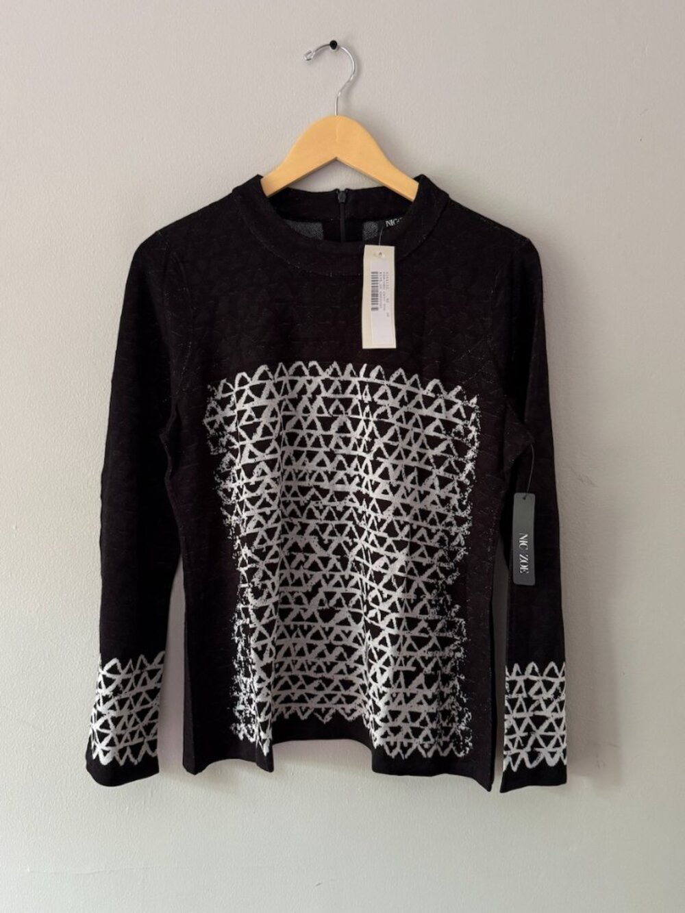 Nic + Zoe sweater top with tags
